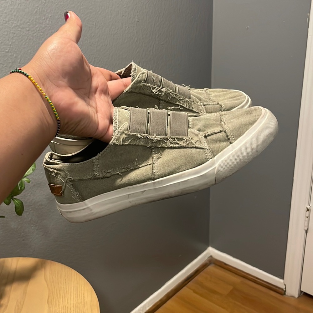 Green shoes